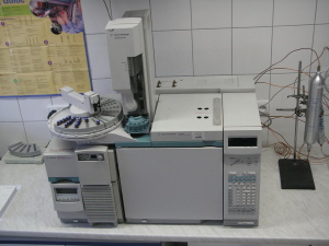 Plynový chromatograf s hmotnostním spektrometrem (GC-MS)